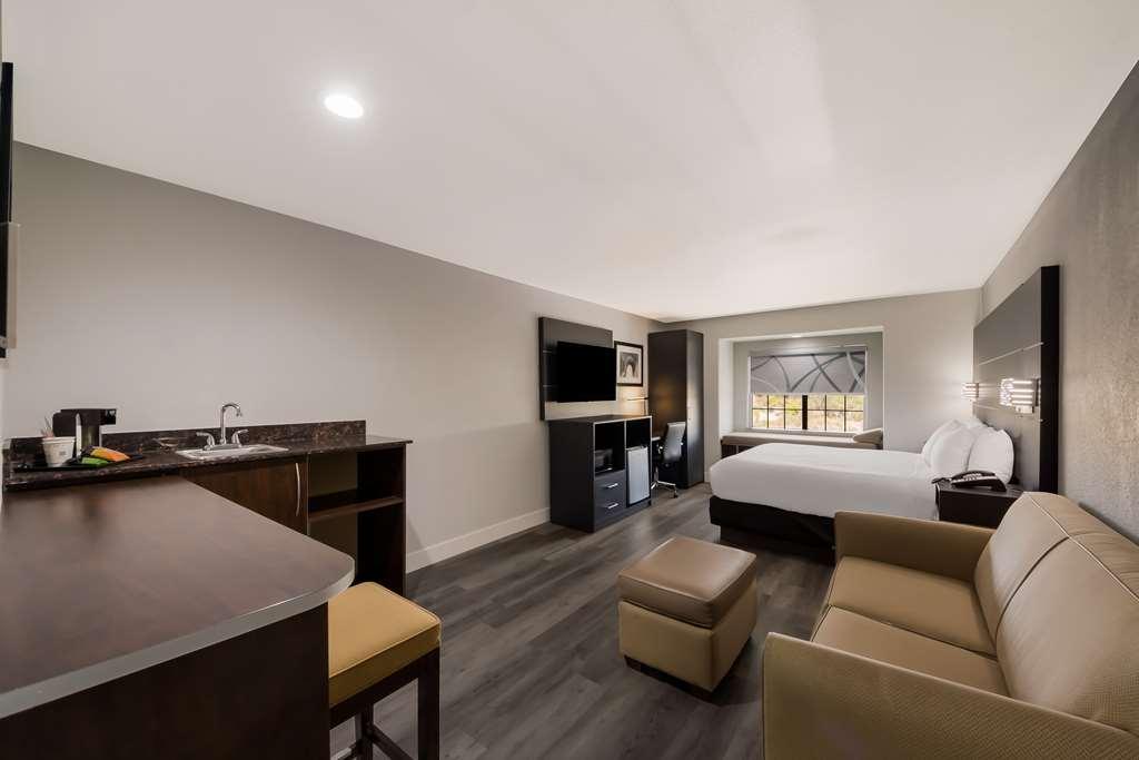 Best Western Seaworld San Antonio Room photo