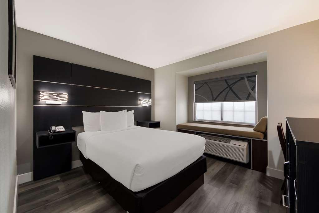 Best Western Seaworld San Antonio Room photo